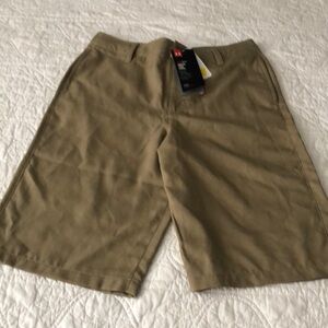 Under armour youth shirt size L